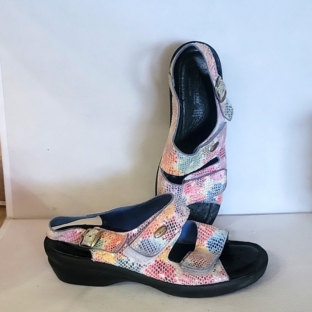 Flexus Anatomic Coloful Leather Sandal by Spring Step  (US‎ 8 or EURO 39) - Picture 2 of 7